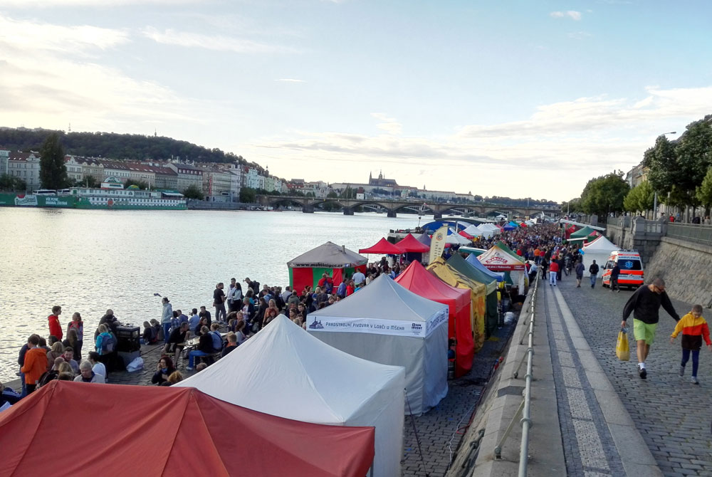 prague-naplavka-beer-fest